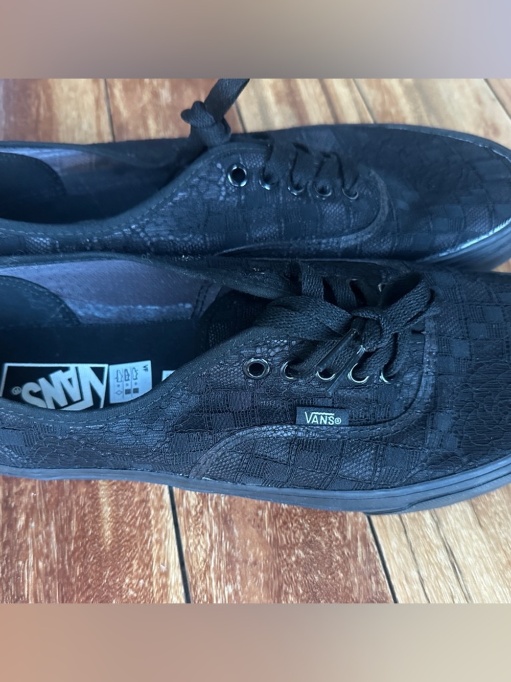 Vans Authentic Sneakers - Picture 2 of 4